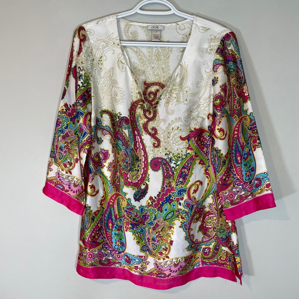 VTG Cache Womens Paisley Tunic Blouse S  Pink White V-Neck Gold Chain Detail Y2K